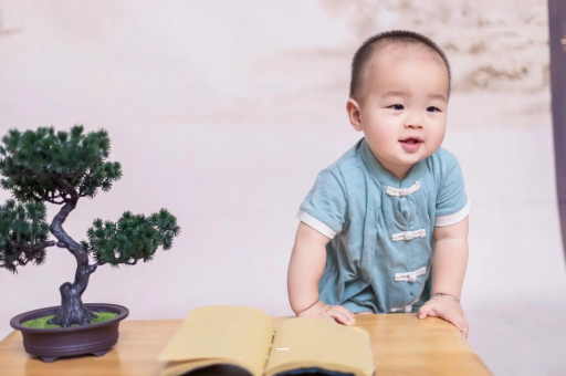 乌鲁木齐宝宝爱吐奶是什么原因
